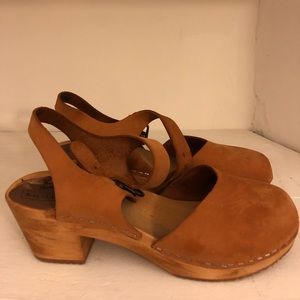 Tan suede Swedish clogs